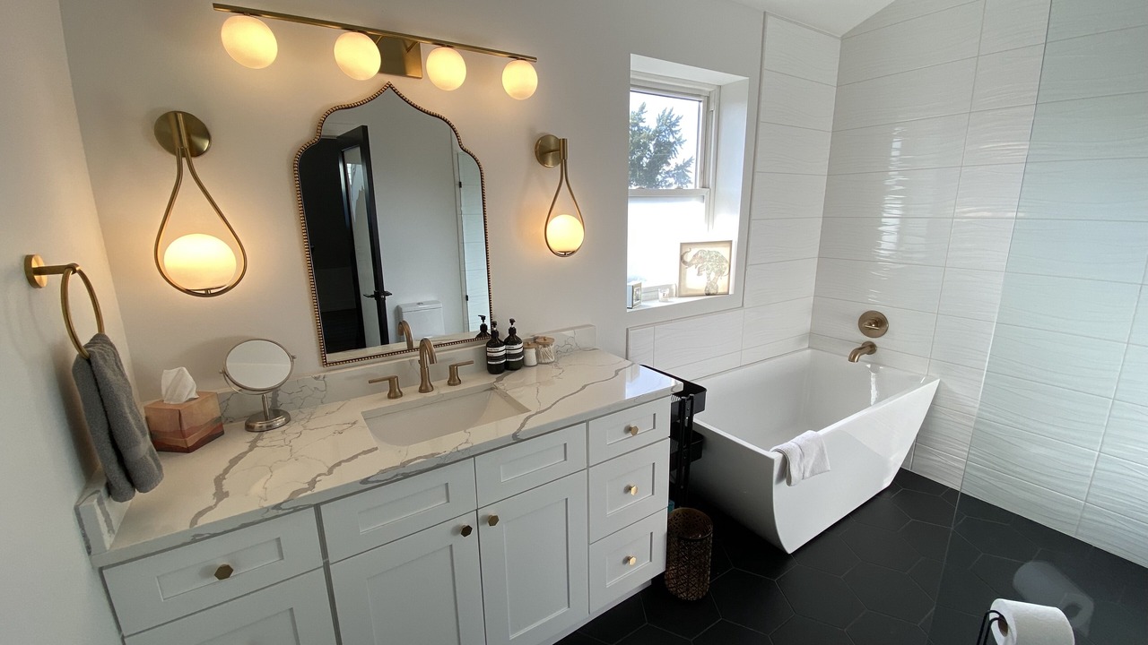 Photo of Bathroom in Logan Square