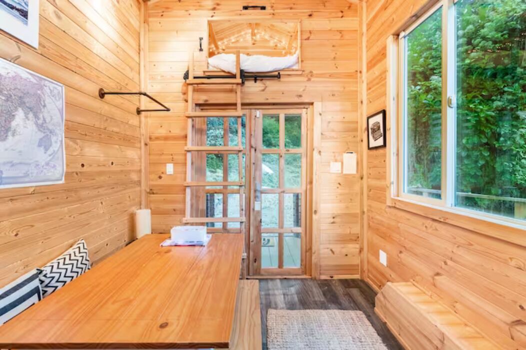 Photo of Livingroom in North Admiral