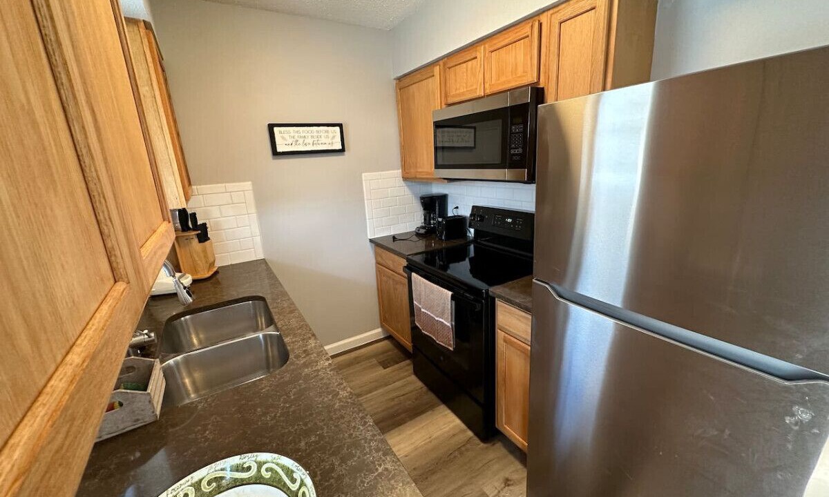 Photo of Kitchen in Northwest Los Angeles Heights