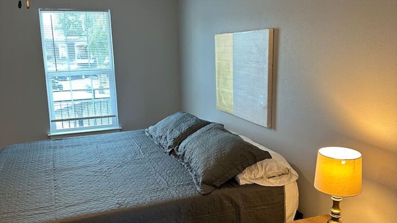 Photo of Bedroom in Northwest Los Angeles Heights
