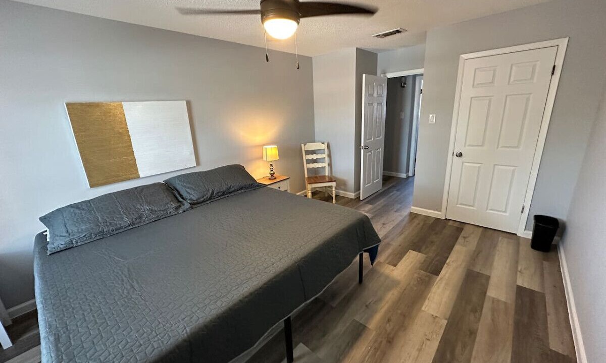 Photo of Bedroom in Northwest Los Angeles Heights
