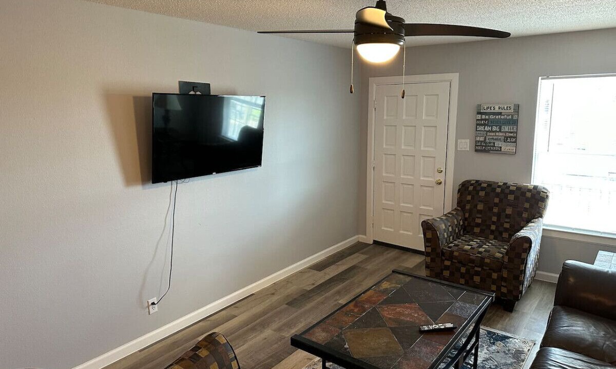 Photo of Livingroom in Northwest Los Angeles Heights