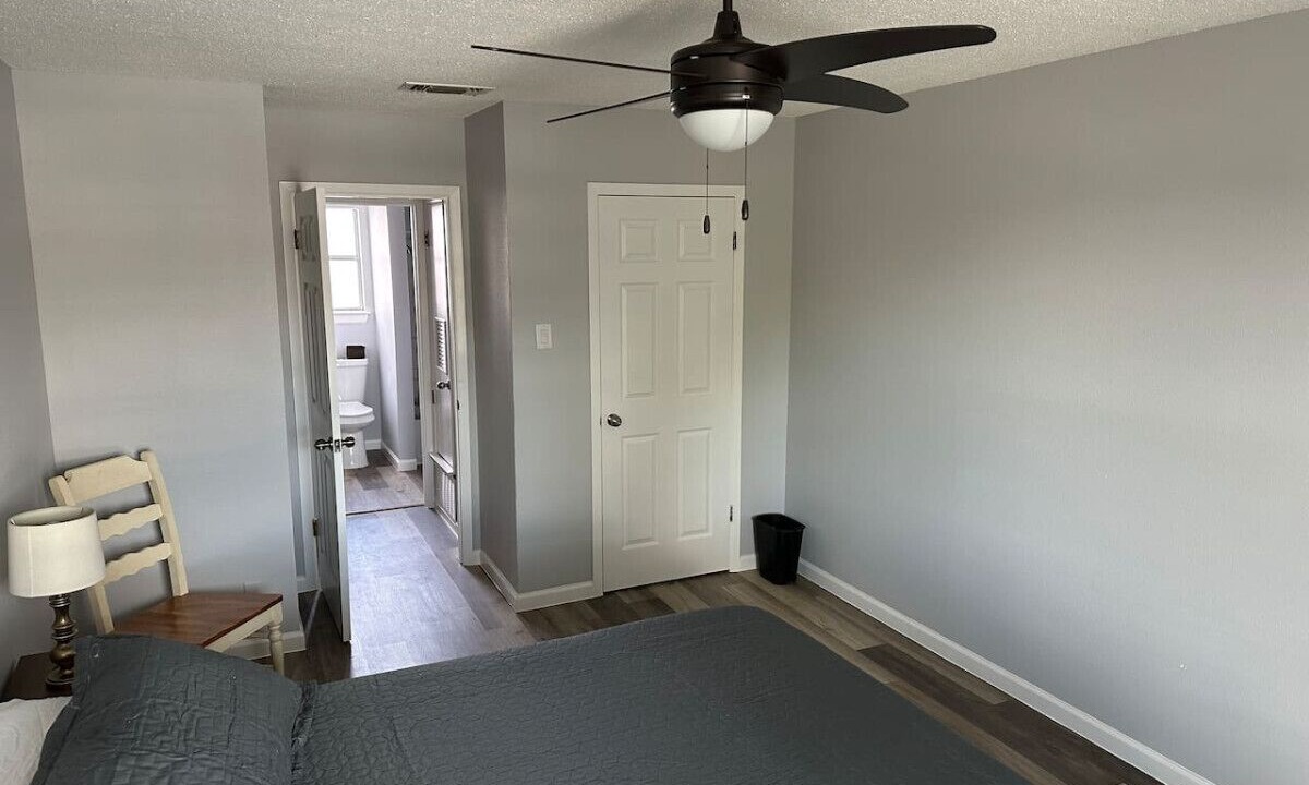 Photo of Bedroom in Northwest Los Angeles Heights
