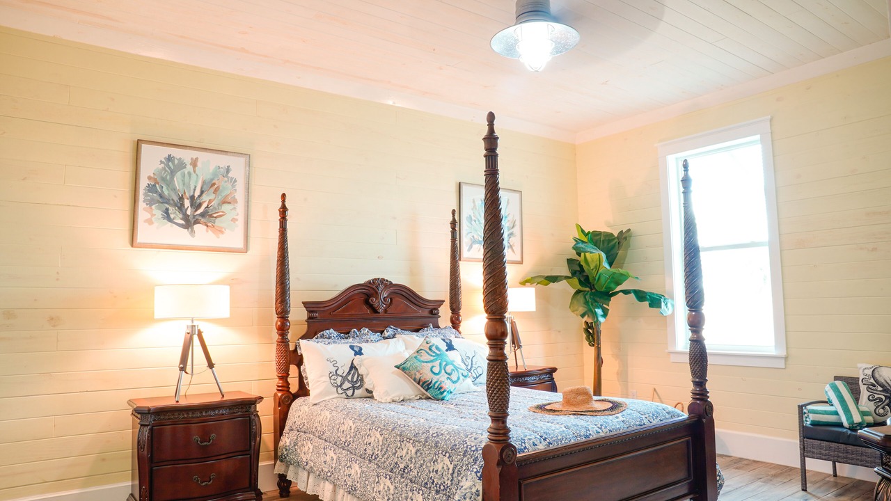 Photo of Bedroom in Schooner Bay