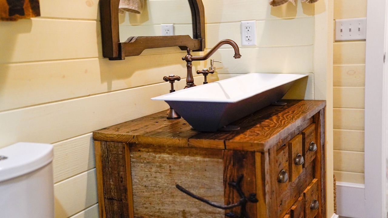 Photo of Bathroom in Schooner Bay