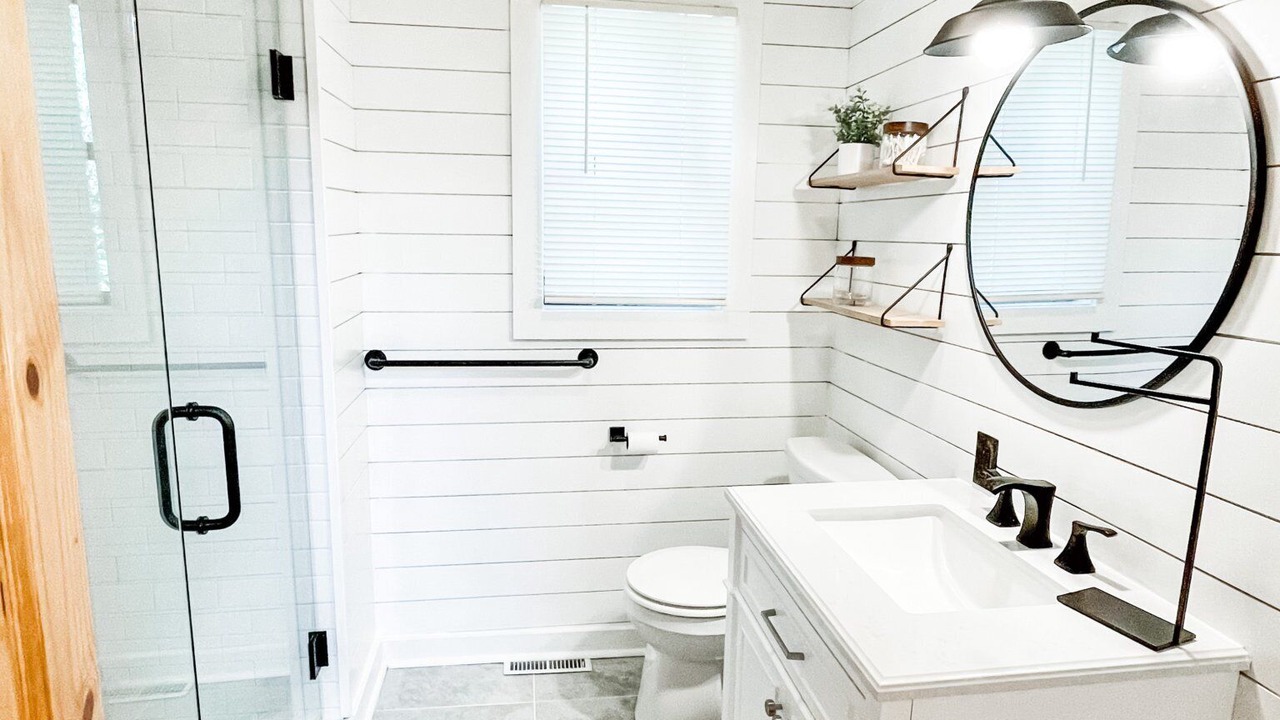 Photo of Bathroom in Clifftops