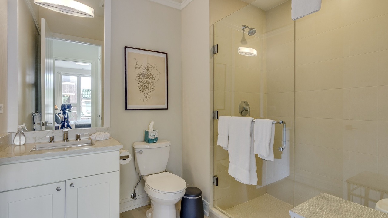 Photo of Bathroom in Sheridan Park