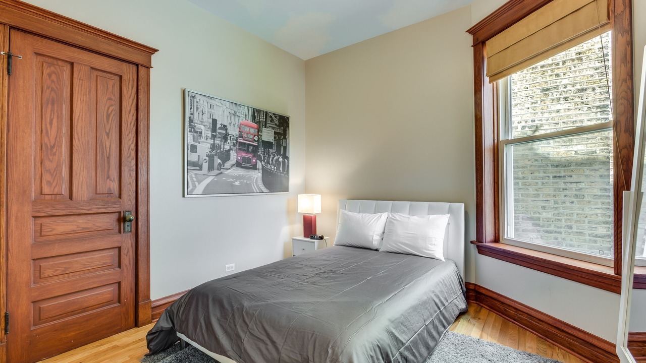 Photo of Bedroom in Logan Square