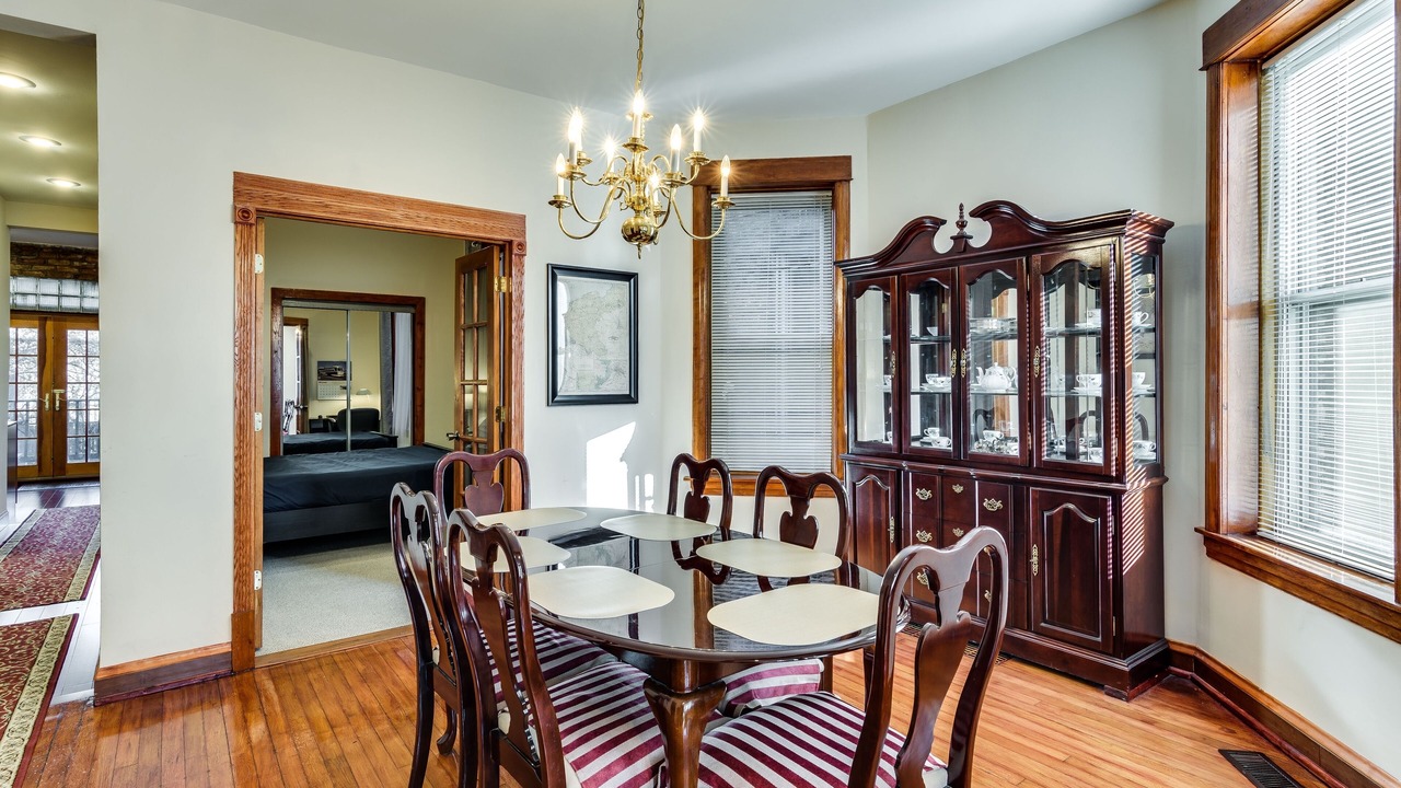 Photo of Bedroom in Edgewater Beach
