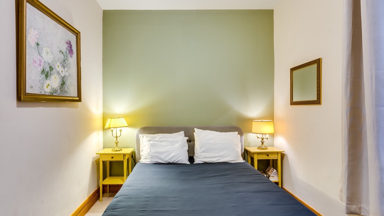 Photo of Bedroom in Edgewater Beach