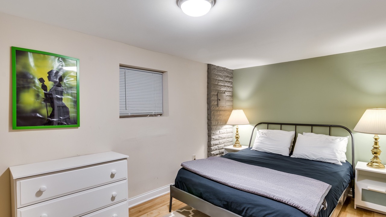 Photo of Bedroom in Edgewater Beach