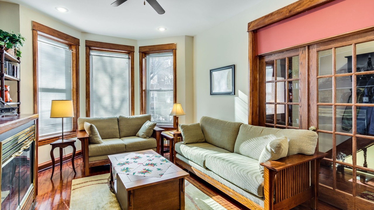 Photo of Bedroom in Edgewater Beach