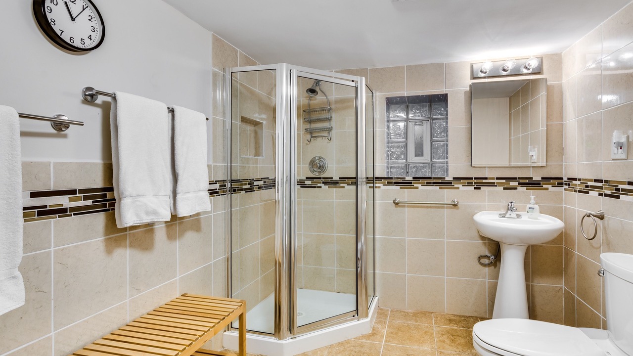 Photo of Bathroom in Edgewater Beach