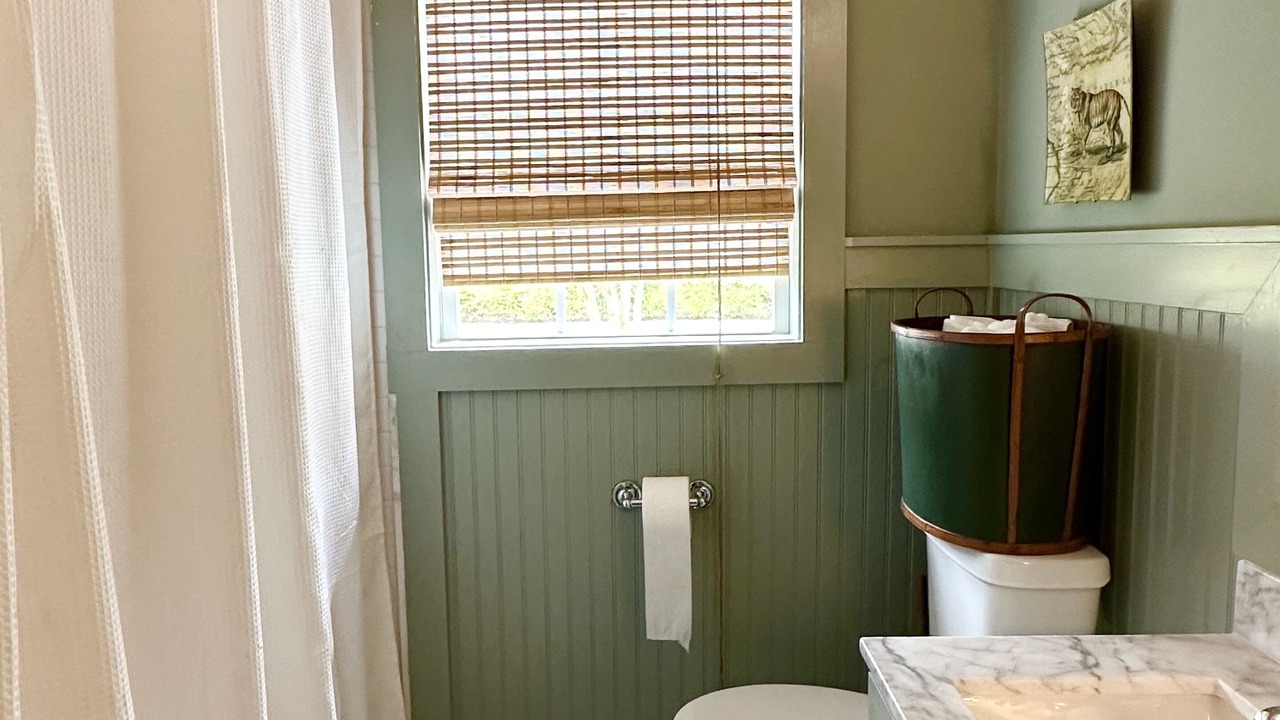Photo of Bathroom in Highlands - Perkins