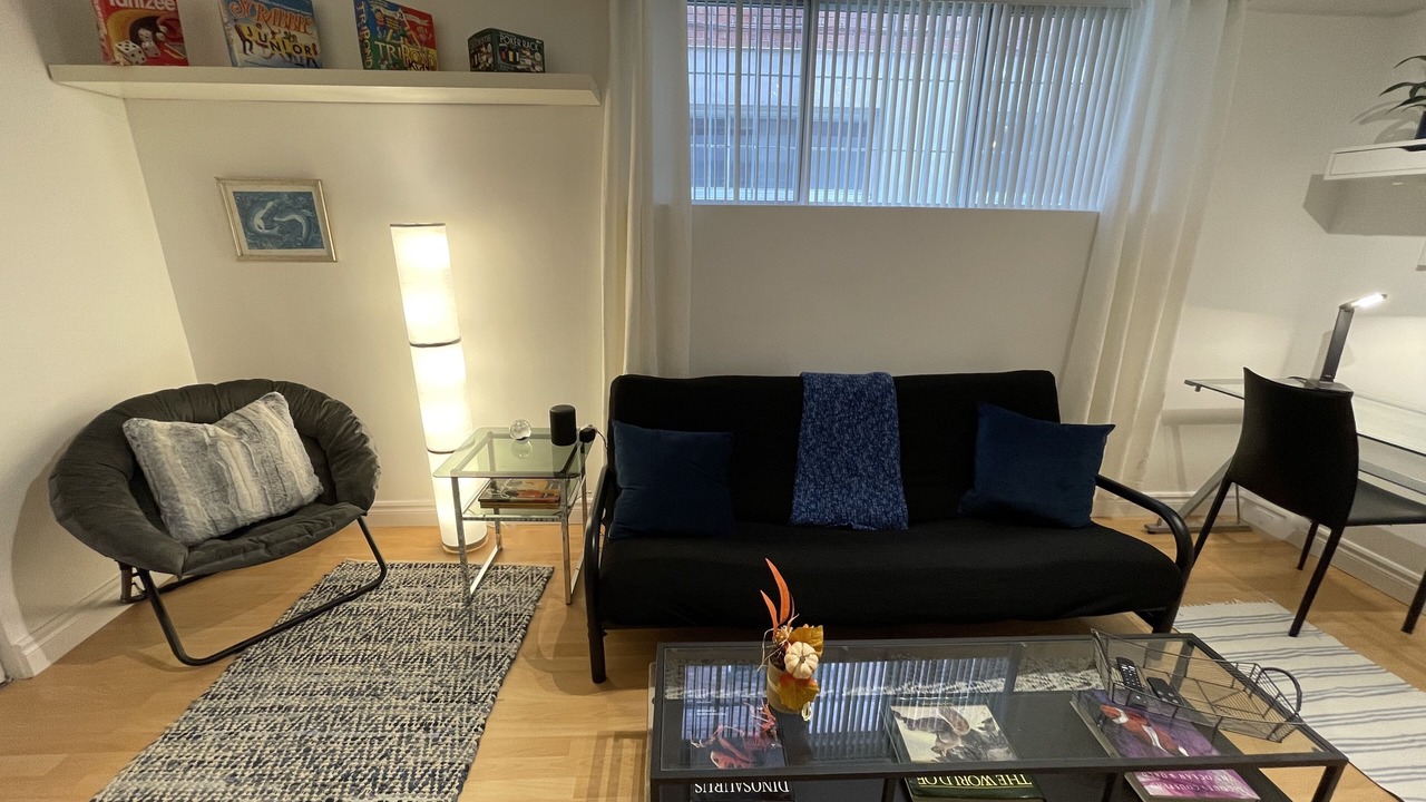 Photo of Livingroom in Cote-Des-Neiges—Notre-Dame-De-Grace