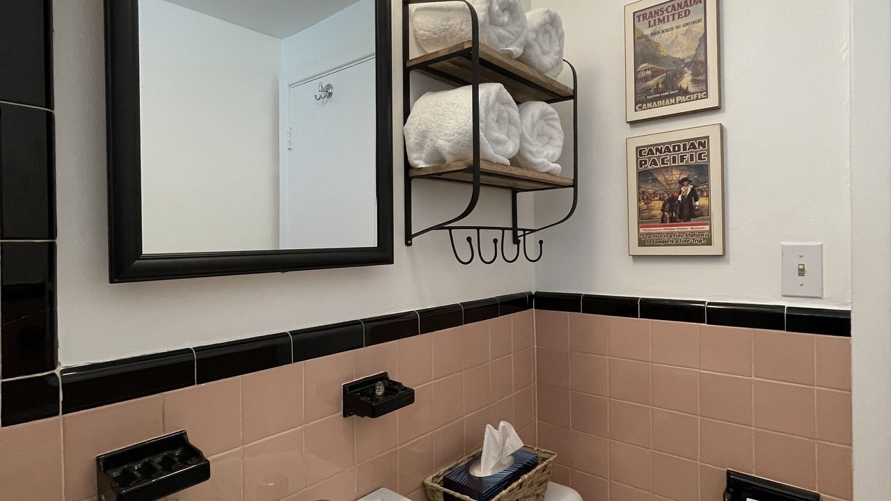 Photo of Bathroom in Cote-Des-Neiges—Notre-Dame-De-Grace