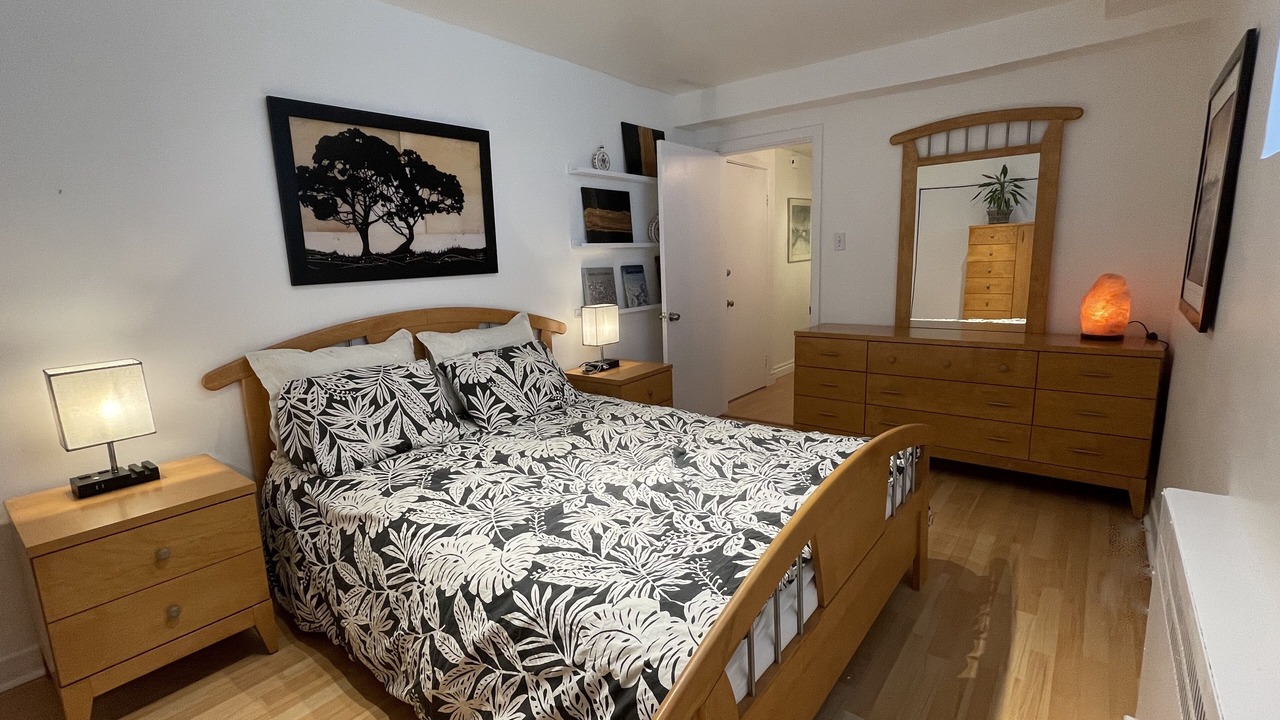 Photo of Bedroom in Cote-Des-Neiges—Notre-Dame-De-Grace