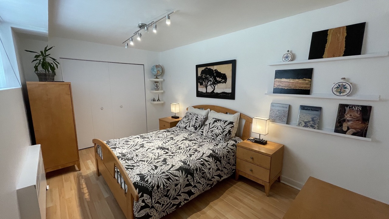 Photo of Bedroom in Cote-Des-Neiges—Notre-Dame-De-Grace