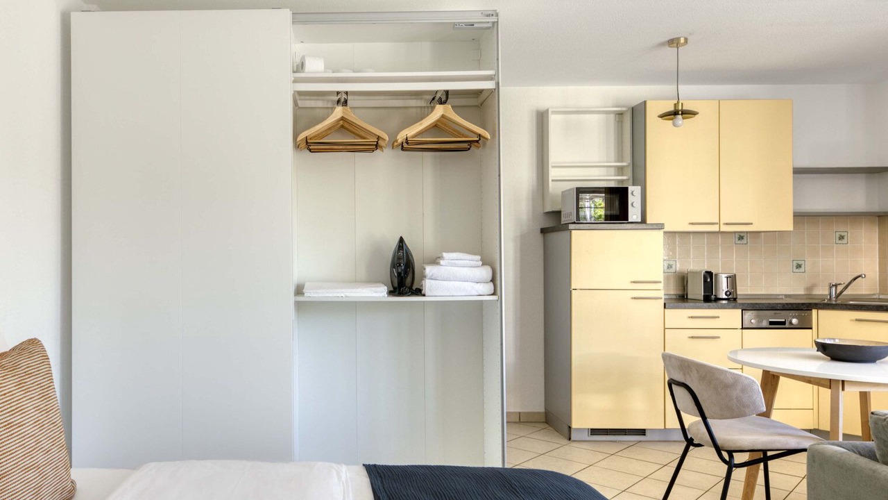 Photo of Bedroom in Cents