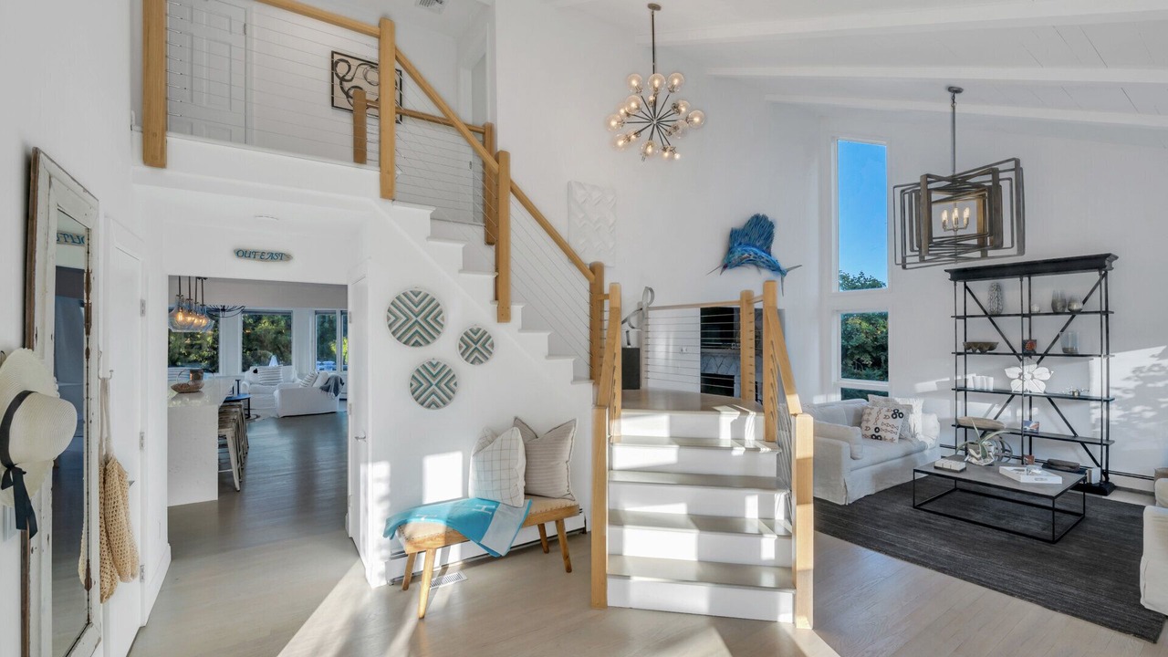 Photo of Livingroom in Southold