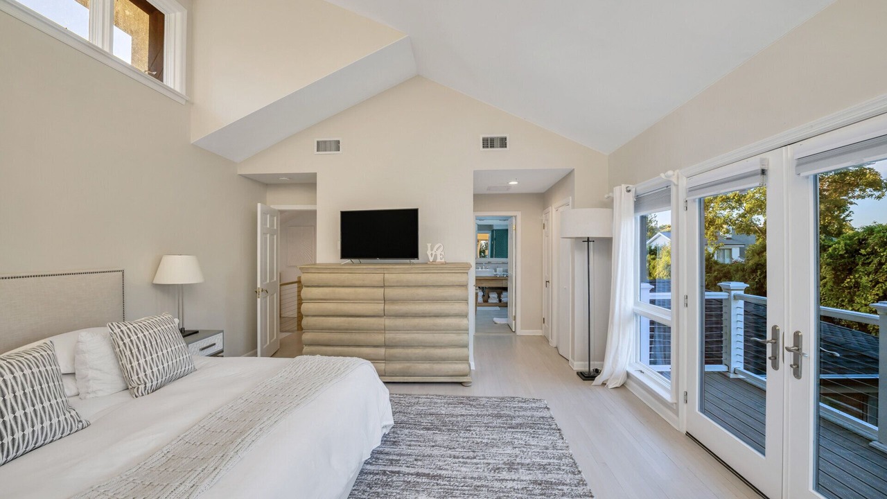 Photo of Bedroom in Southold