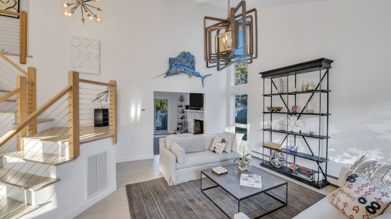 Photo of Livingroom in Southold