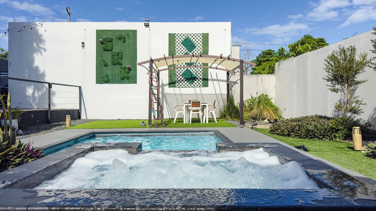 Photo of Outdoor in Factor
