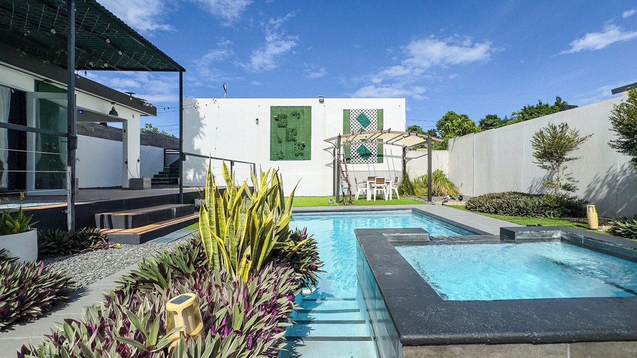 Photo of Outdoor in Factor