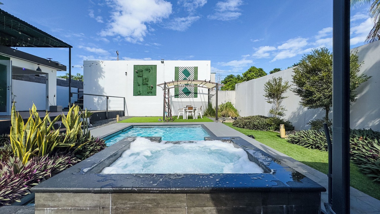 Photo of Outdoor in Factor