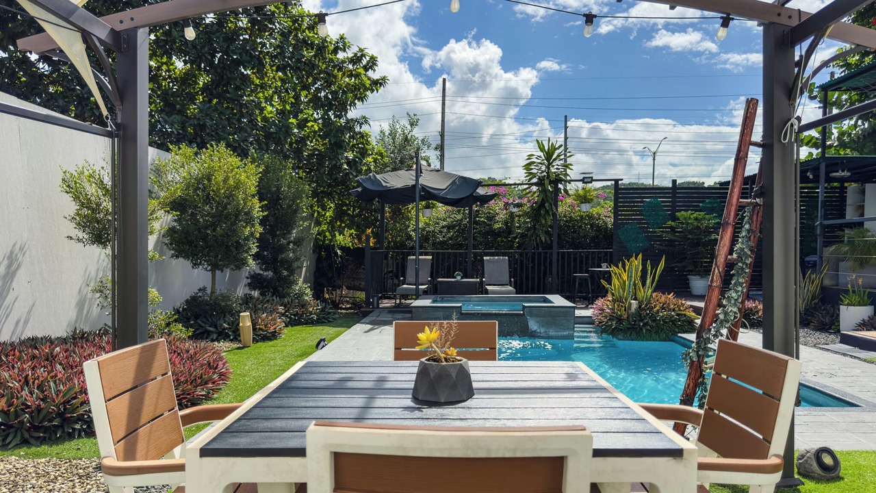 Photo of Outdoor in Factor