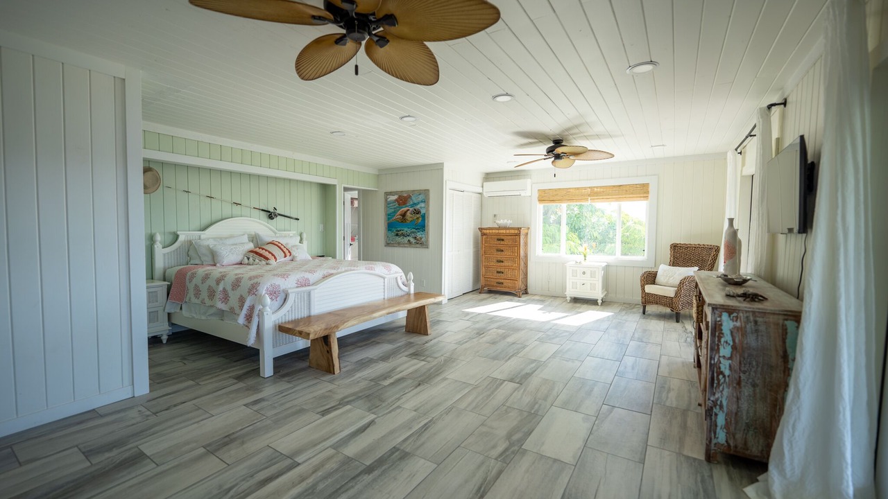 Photo of Bedroom in Treasure Cay