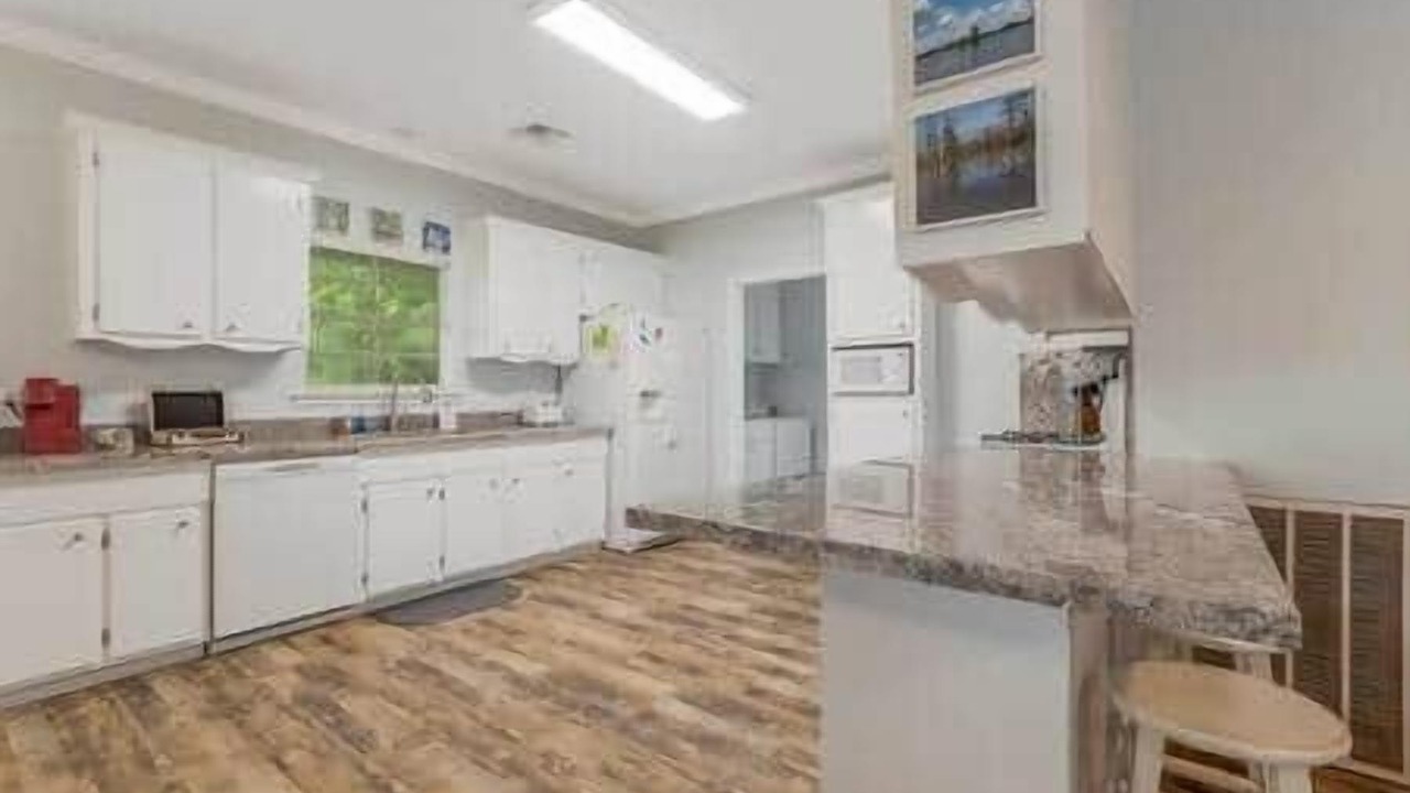 Photo of Kitchen in Butte La Rose