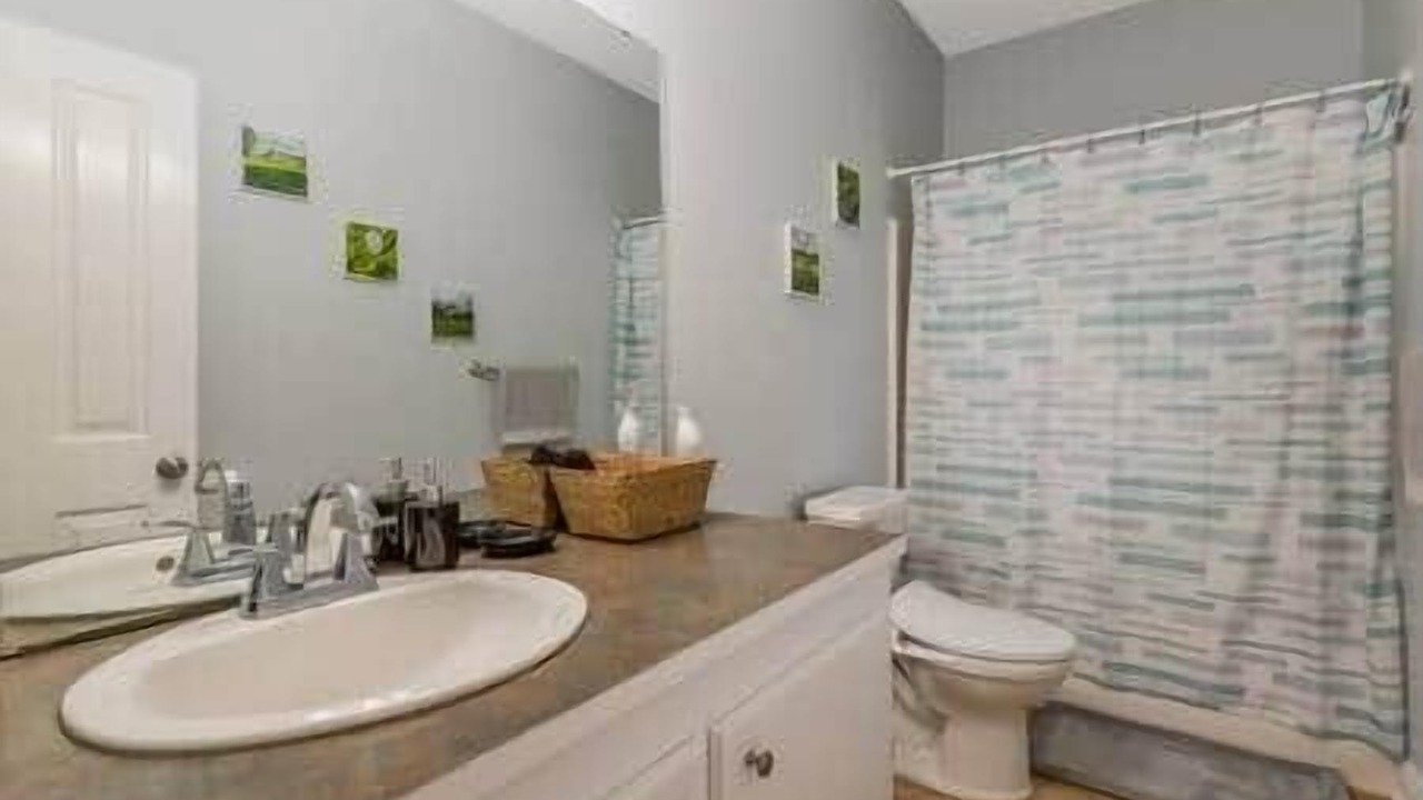 Photo of Bathroom in Butte La Rose