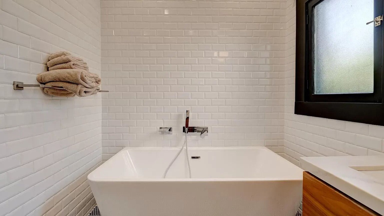 Photo of Bathroom in Los Angeles