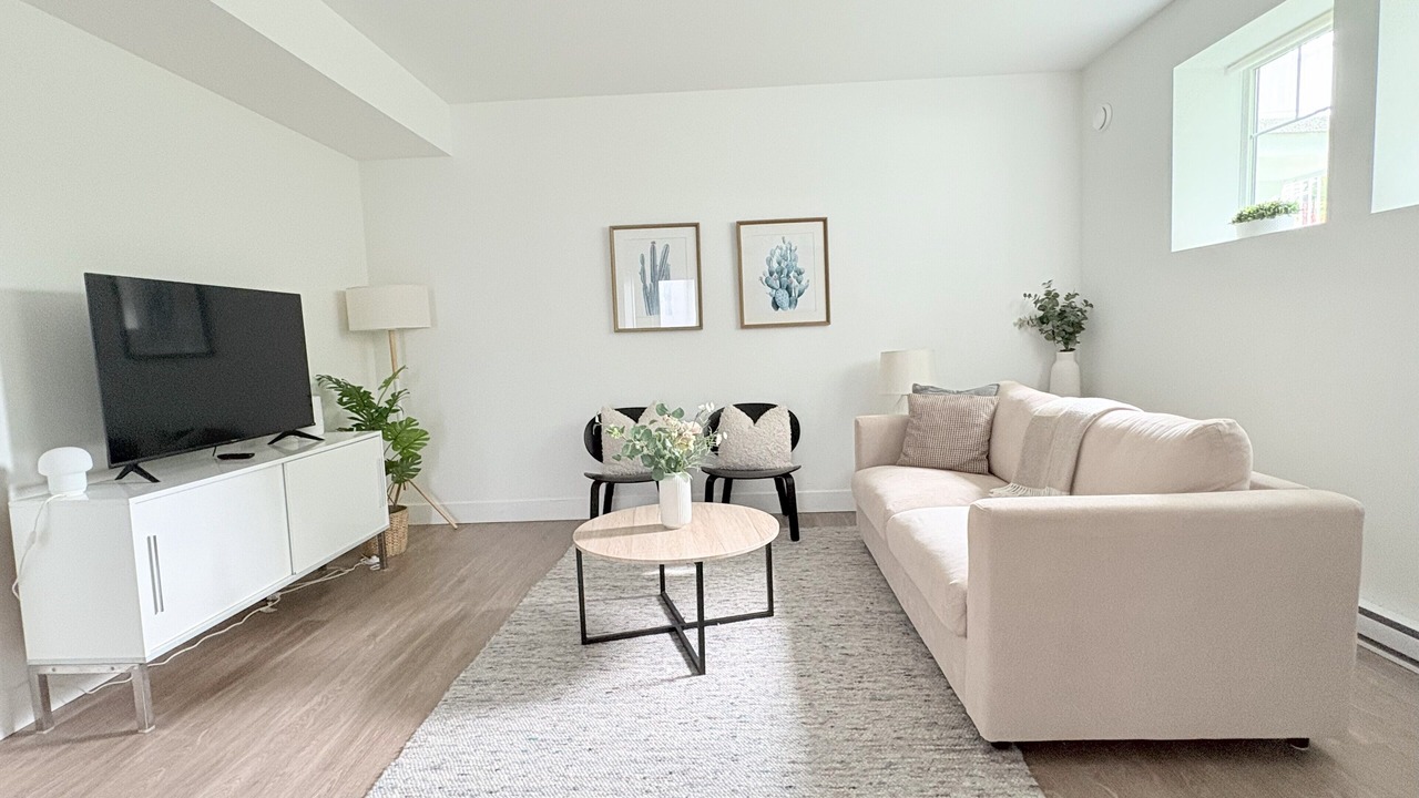 Photo of Livingroom in Burke Mountain