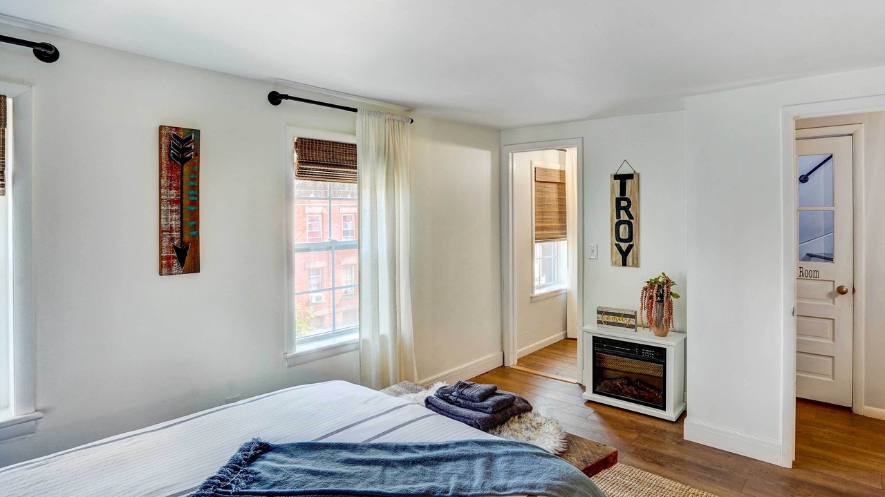 Photo of Bedroom in Troy
