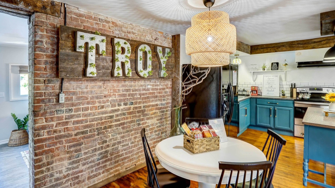 Photo of Others in Troy