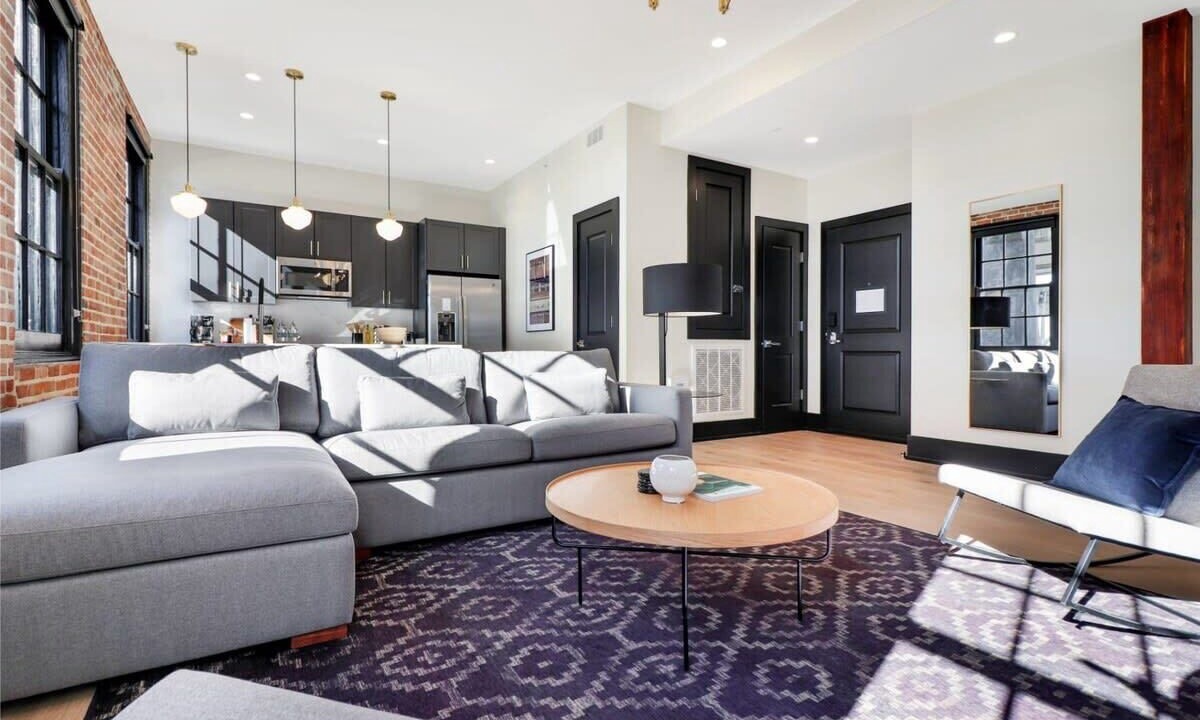 Photo of Livingroom in Arts/Warehouse District