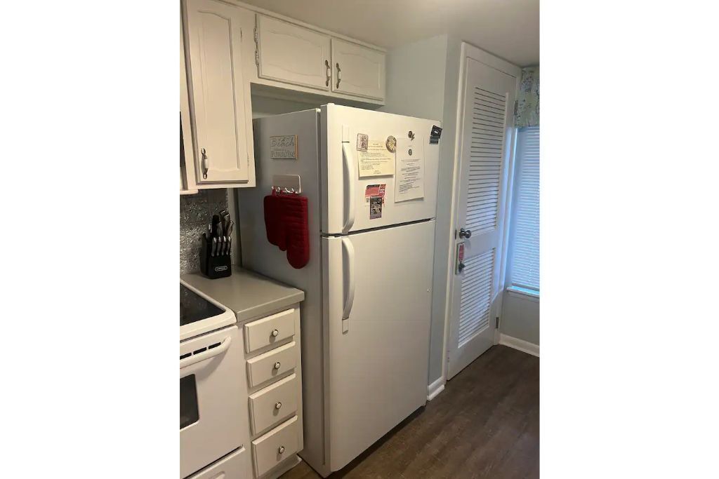 Photo of Kitchen in Oceanmarsh Subdivision