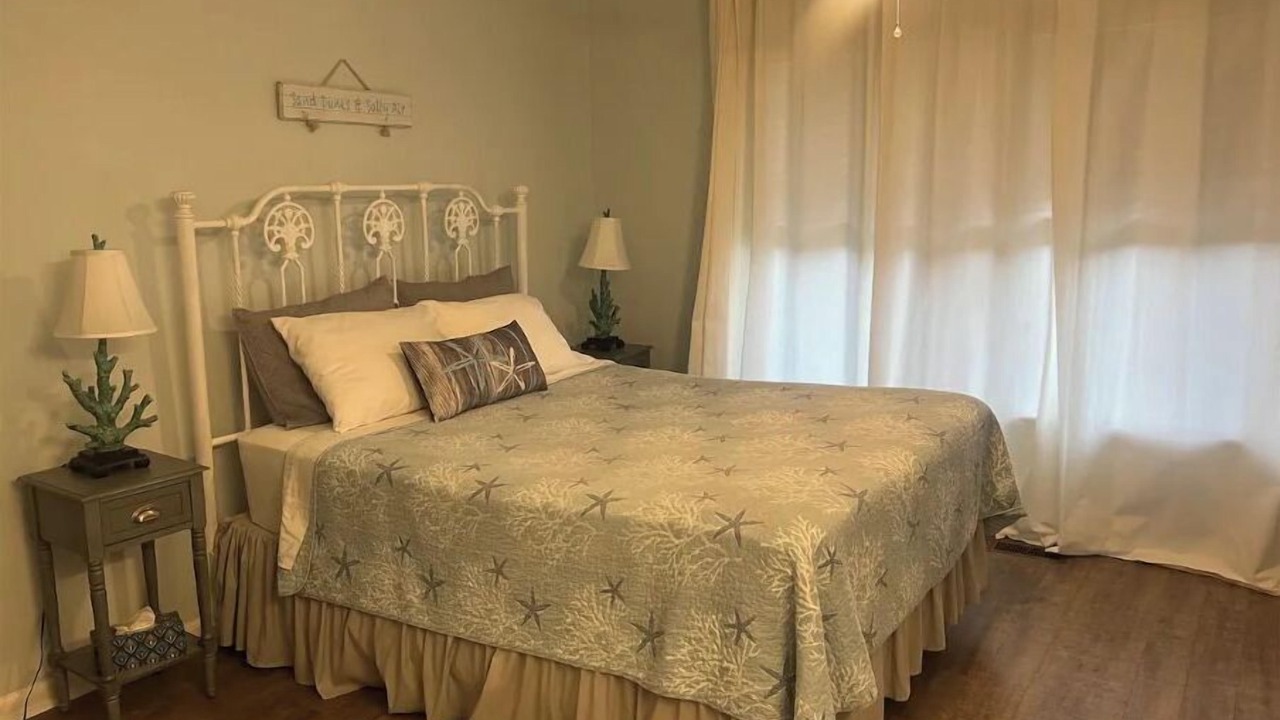 Photo of Bedroom in Oceanmarsh Subdivision