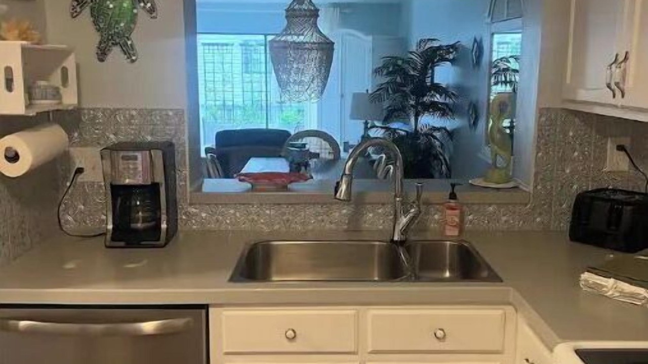 Photo of Kitchen in Oceanmarsh Subdivision