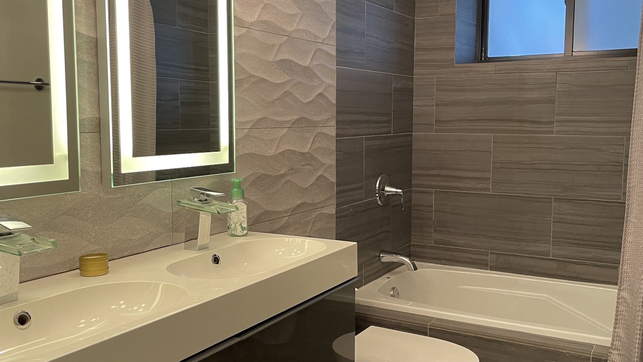 Photo of Bathroom in Rogers Park