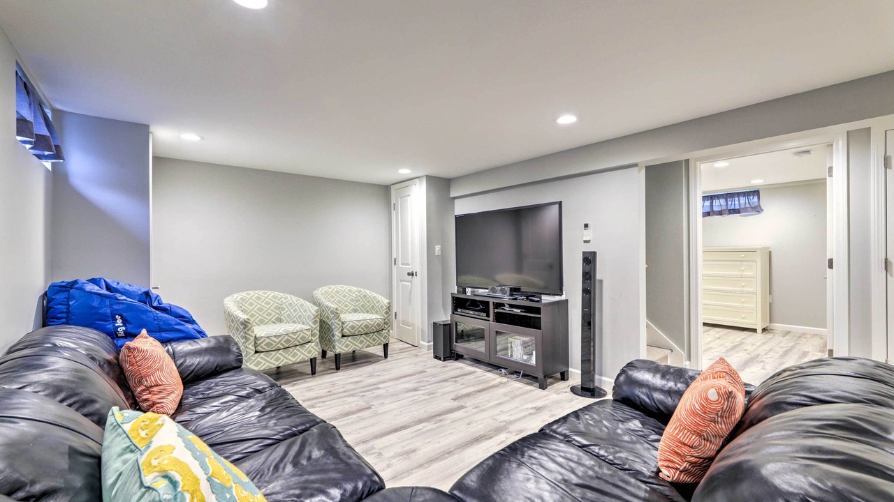 Photo of Livingroom in Old Saybrook