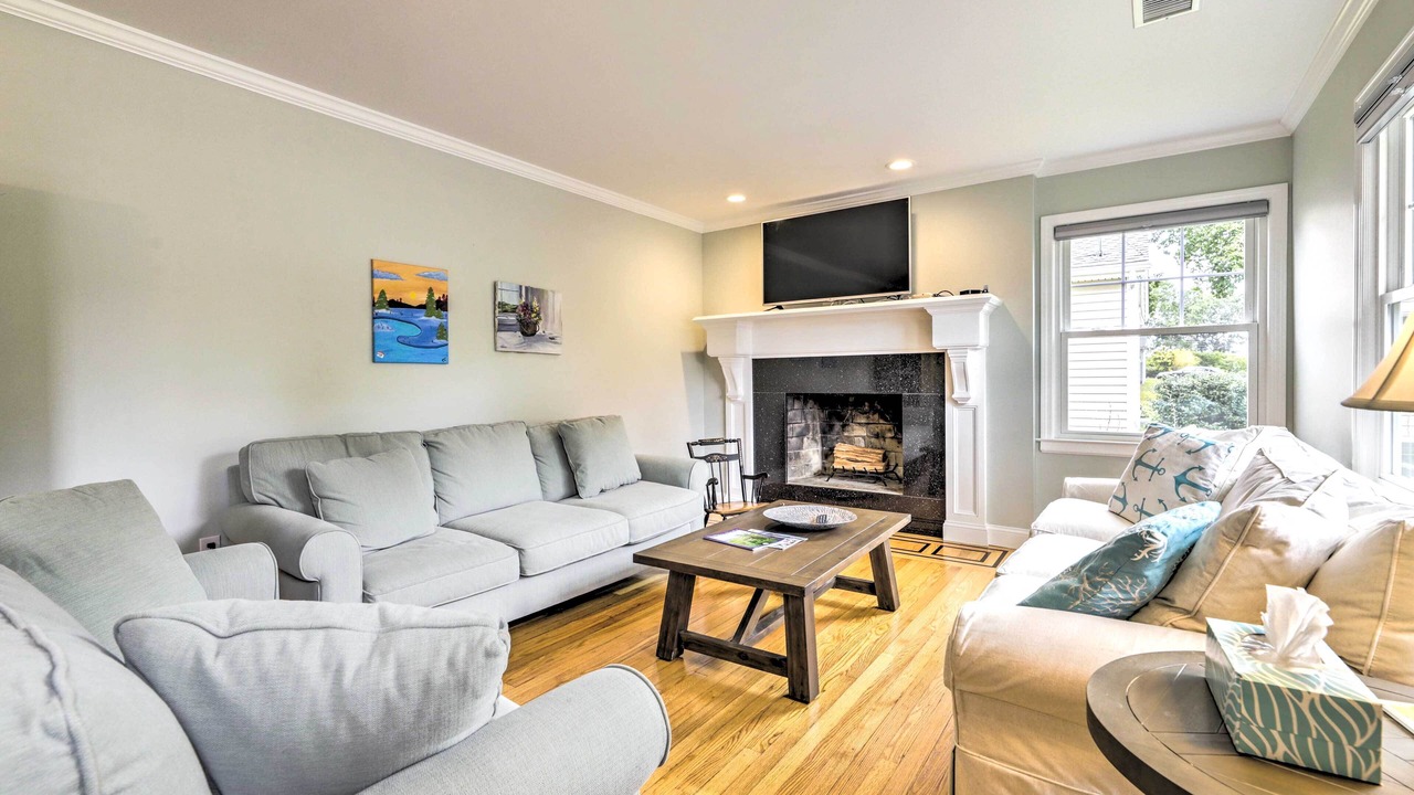 Photo of Bedroom in Old Saybrook