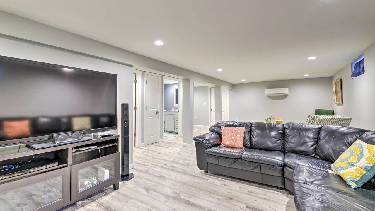 Photo of Livingroom in Old Saybrook