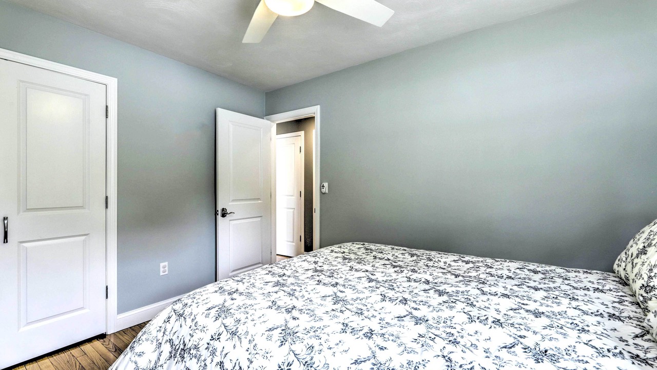 Photo of Bedroom in Old Saybrook