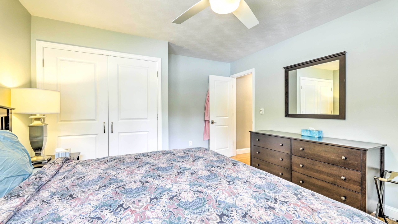 Photo of Bedroom in Old Saybrook