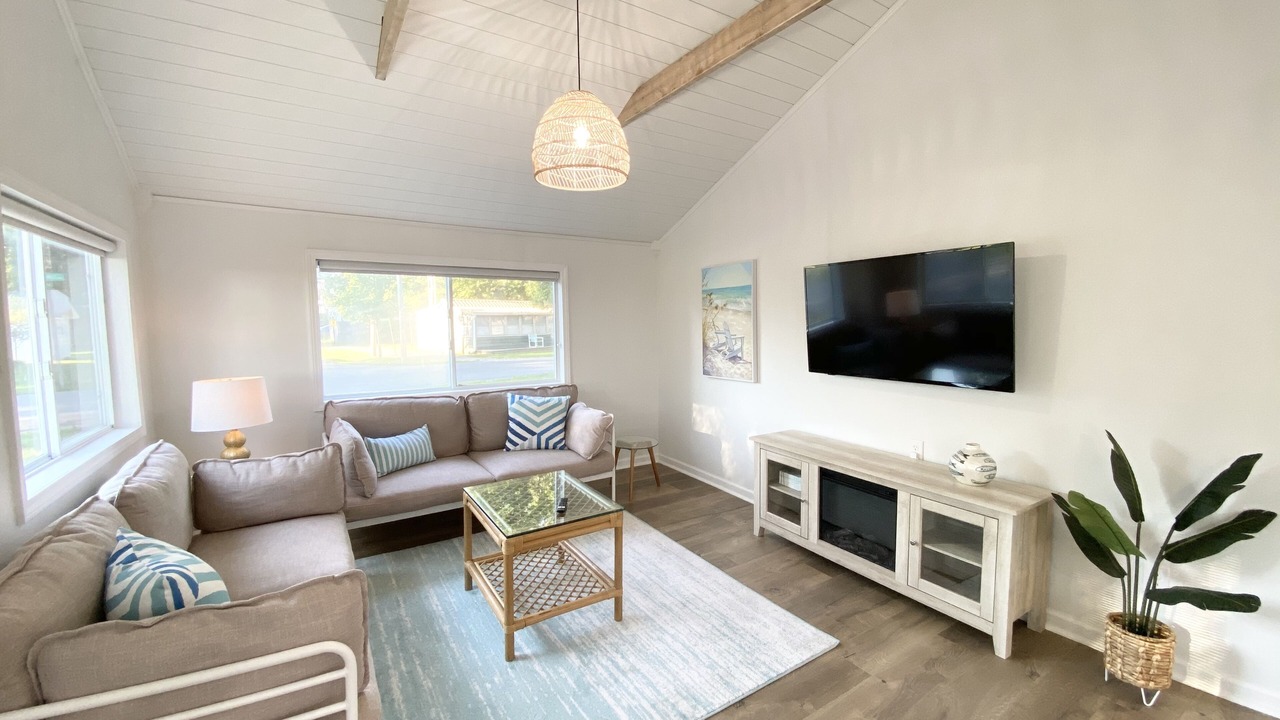 Photo of Livingroom in Lakeview