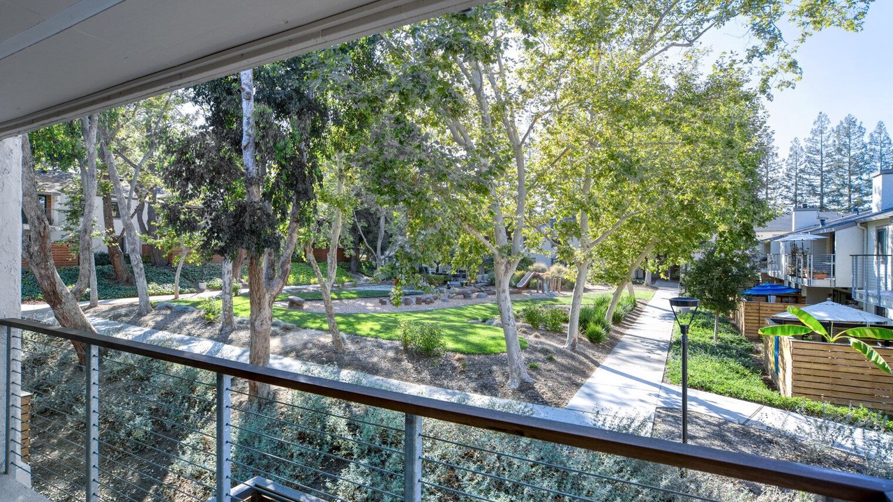 Photo of Outdoor in Sharon Heights