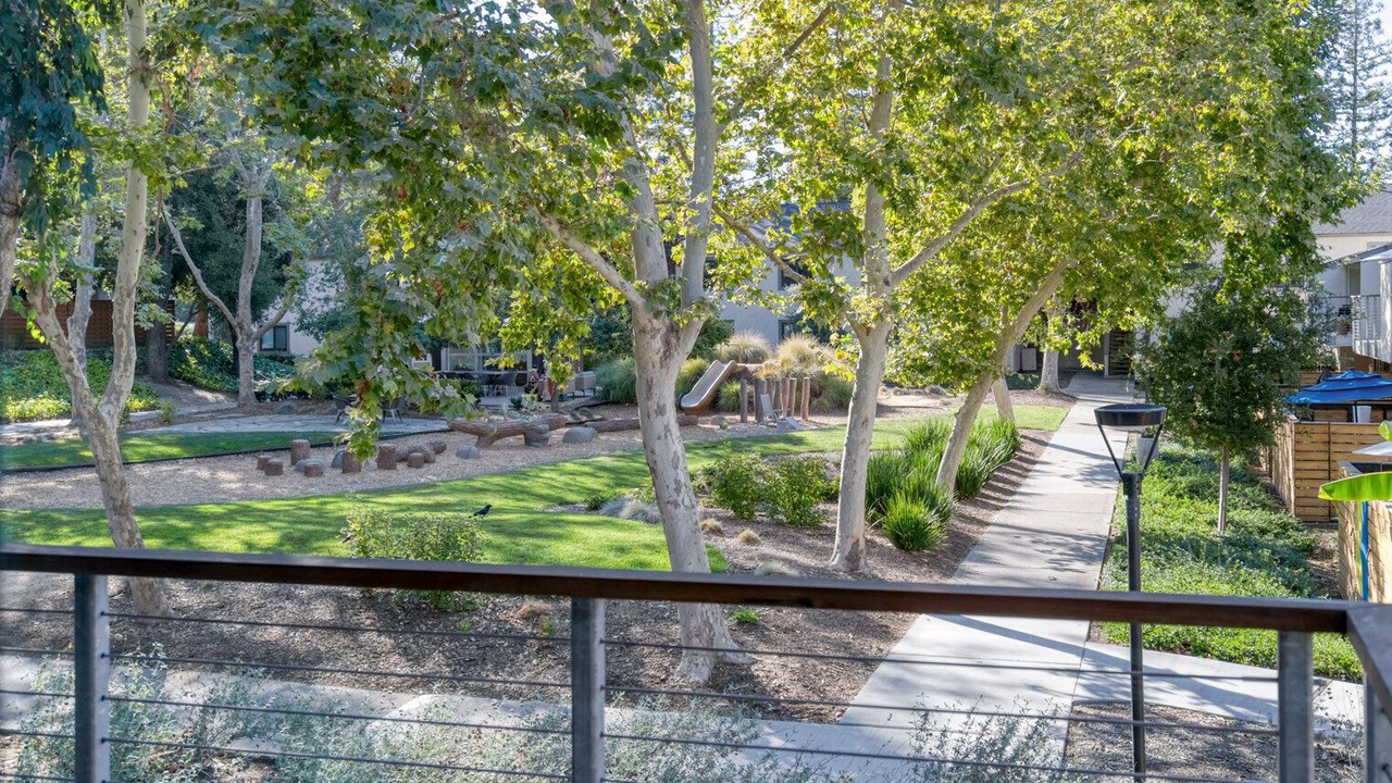 Photo of Outdoor in Sharon Heights